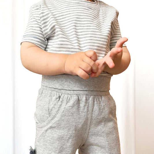 Bio Baby Shorts Grau – Sommer Shorts aus Bio-Baumwolle – Detailansicht 2