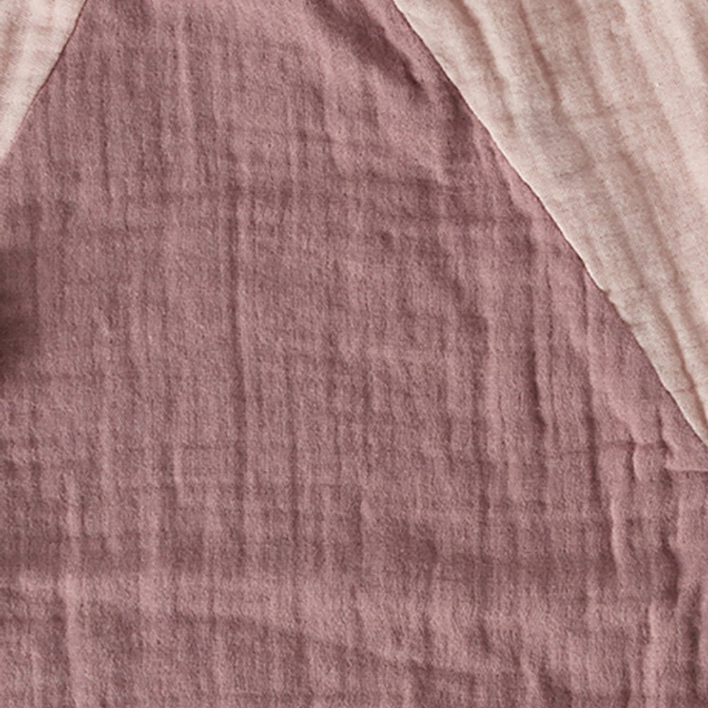 Bio Musselin Kuscheltier Ente Dusty Rose – Weicher Baby Greifling – Detailansicht 2