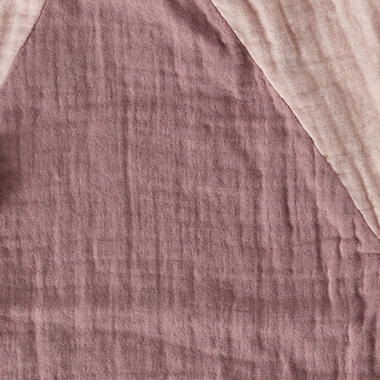 Bio Musselin Kuscheltier Ente Dusty Rose – Weicher Baby Greifling – Detailansicht 2