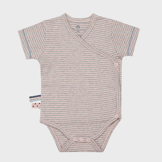 Bio Baumwolle Baby Wickelbody Kurzarm Rosa Gestreift – Detailansicht 2