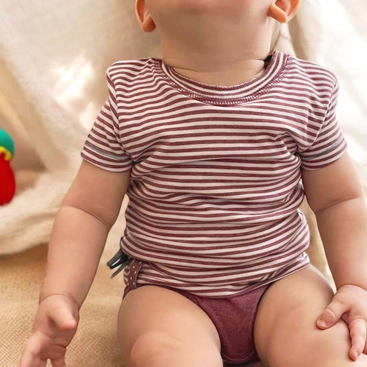 Baby Kurzarm T-Shirt Body Bordeaux Gestreift – Bio-Baumwolle – Detailansicht 2