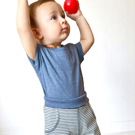 Bio Baby Kurzarm T-Shirt Indigoblau – Bio-Baumwollrippe – Detailansicht 2