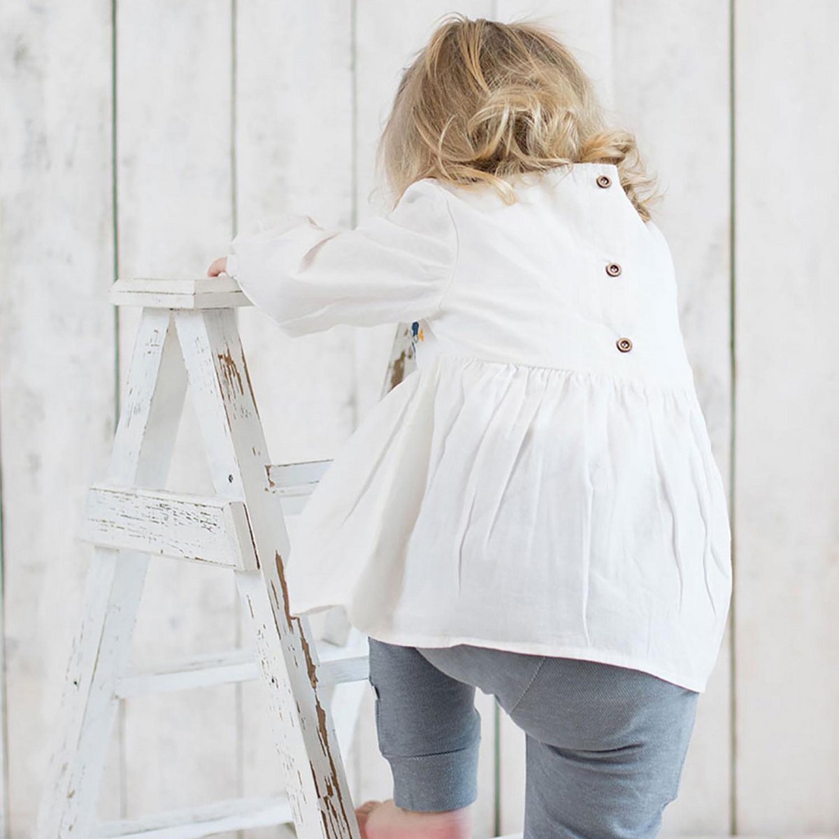 OrganicEra Bio Vual Baby-Mädchen-Tunika mit Stickerei, Weiß