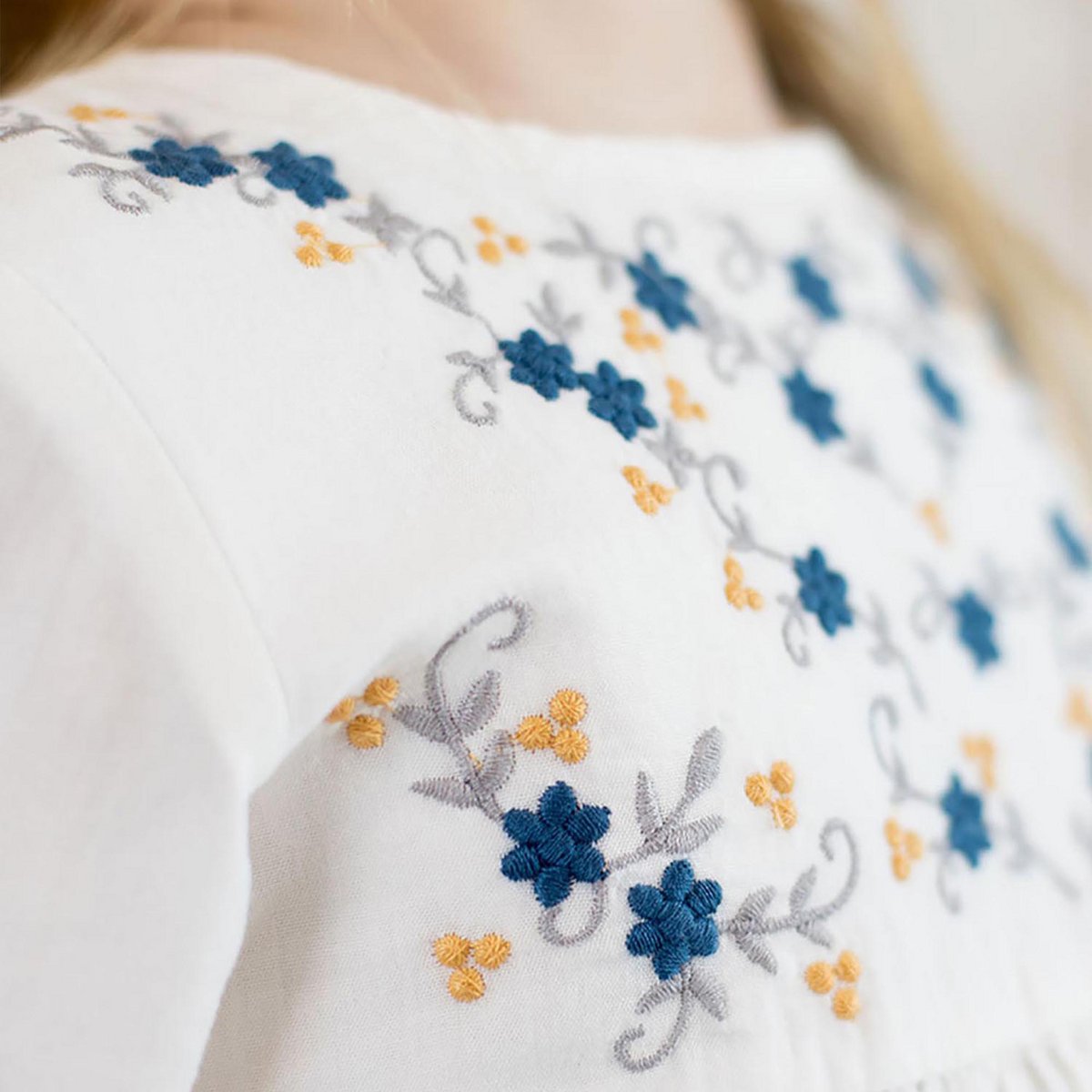 OrganicEra Bio Vual Baby-Mädchen-Tunika mit Stickerei, Weiß