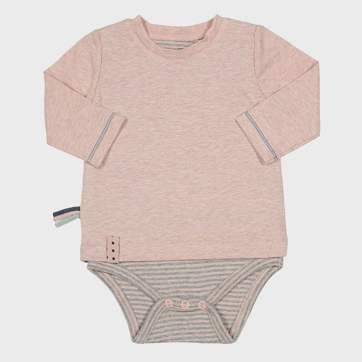 Bio Baby Langarmshirt Body Rosa, ein weicher Einteiler aus Bio-Baumwolle.