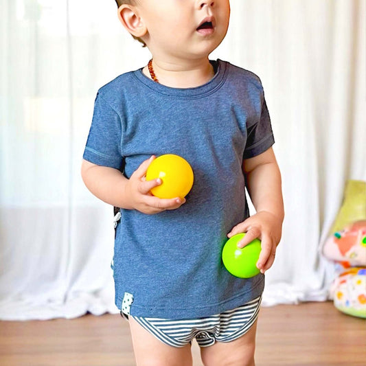 Weicher Bio-Baumwoll Baby Kurzarm T-Shirt Body in Indigo Melange.