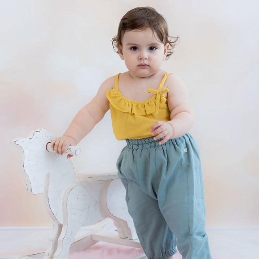OrganicEra Baby-Body mit Rüschen aus Bio-Hanf, Senf