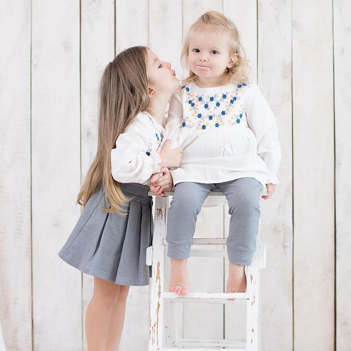 OrganicEra Bio Vual Baby-Mädchen-Tunika mit Stickerei, Weiß