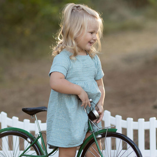 Bio-Musselin Kurzarmkleid Aqua mit Glitzer für Baby & Kind – Detailansicht 2