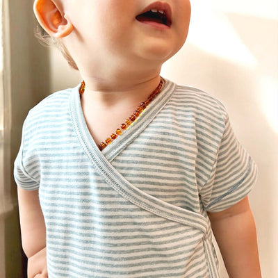 Bio Baby Kurzarm Kimono Body aus weicher Bio-Baumwolle, aqua gestreift.