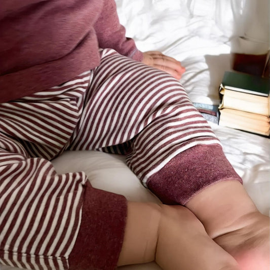 OrganicEra Bio-Babyhose mit Gummizug, Bordeaux gestreift