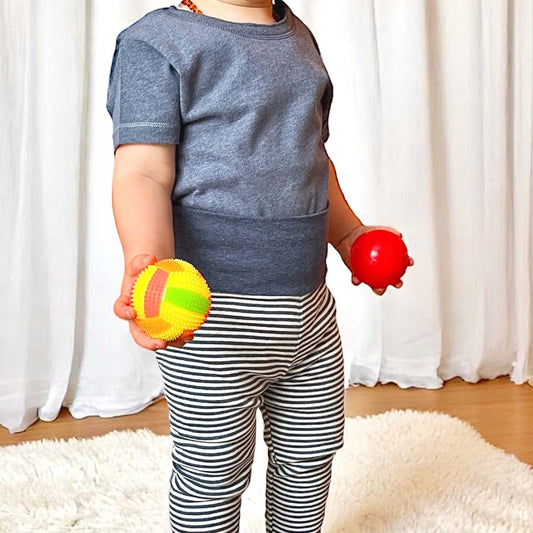 Bio Baby Leggings indigo gestreift aus weicher Bio-Baumwolle.