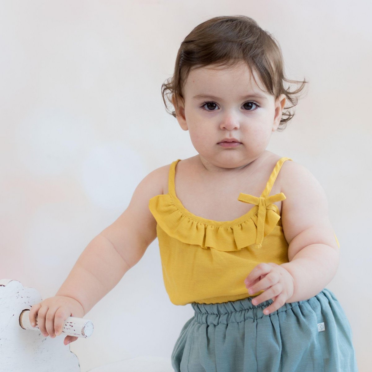 OrganicEra Baby-Body mit Rüschen aus Bio-Hanf, Senf