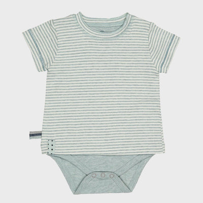 Bio Baby Kurzarm T-Shirt Body in Aqua gestreift aus weicher Bio-Baumwolle mit Druckknöpfen.