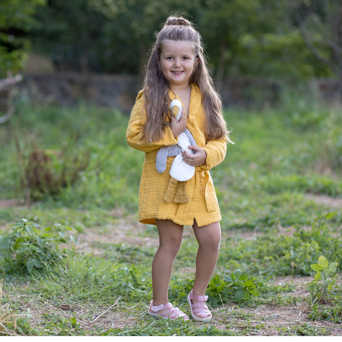 OrganicEra Kinderbademantel aus Bio-Musselin, 3–4 Jahre, Senf