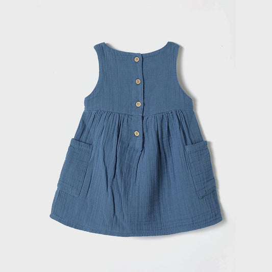 Bio Musselin Babykleid Ärmellos mit Tasche Indigo – Detailansicht 2
