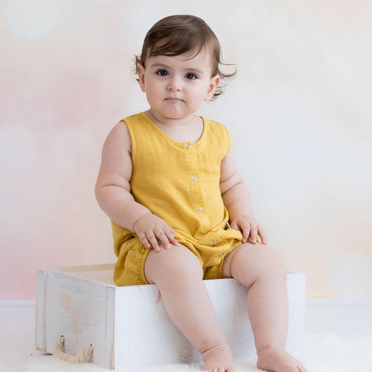 Bio Hanf Baby Strampler – Weicher Baumwoll Mix, Senfgelb, Unisex, Nachhaltig & Atmungsaktiv